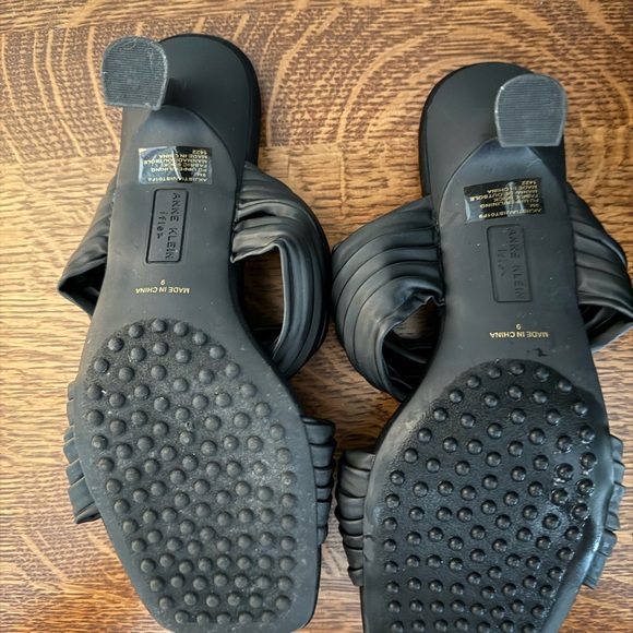 Anne Klein Black Twisted Strap Sandals - Picture 4 of 5